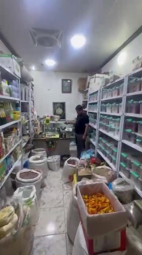 � عصر زيت جوز الهند الطبيعي 🥥
✨ نكهة طبيعية وجودة مميزة
🌿 يُعصر بعناية للحفاظ على خصائصه الطبيعية
💯 زيت جوز الهند الأصلي

عطارية هيل وسمسم
📍 شارع كميل بن زياد – قرب مستشفى الغدير

نستقبلكم بكل رحابة
