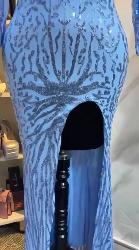 تألقي بإطلالة لا تُنسى في مناسبتك القادمة 💙✨متوفر الآن هذا الفستان الأزرق الساحر، بتصميم يبرز جمالك وتطريز براق يمنحك حضوراً لافتاً.📍 للطلب أو الاستفسار عن المقاسات والأسعار، يسعدنا تواصلكم معنا عبر الرسائل الخاصة 📩.#فساتين_للمناسبات #إطلالة_اليوم #أزياء_راقية #تسوق
للاستفسار عل رقم 
***********
توصيل جميع محافظات العراق ثلاثة الاف
