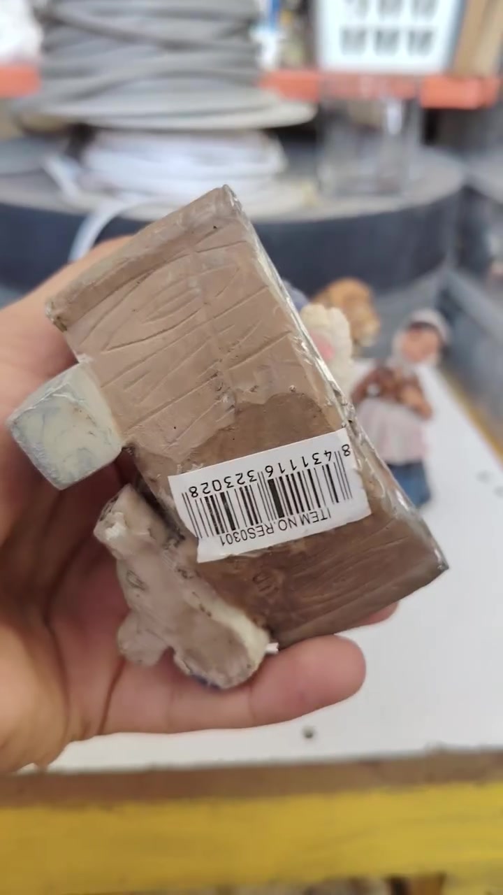 للبيع 5 دمى براتز Bratz اصليات MGA 
مع العاب بالة متنوعة
توصيل موجود
***********
