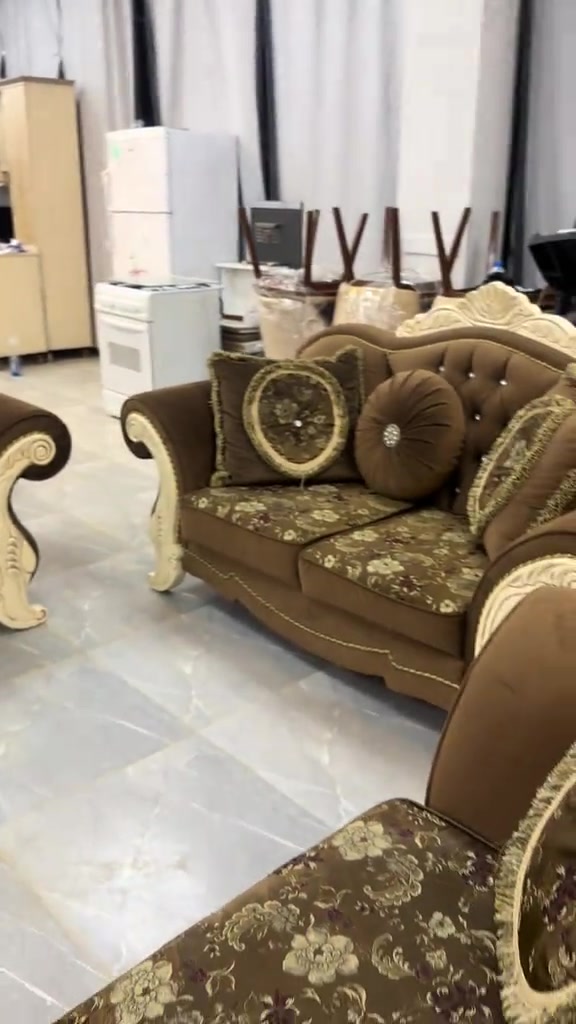 لمسه أبداع هوم للأثاث تركي ماركه استقبال التركيه تخم ١٠ نفر ميز بلازمه ڤاترية للحجز ***********
