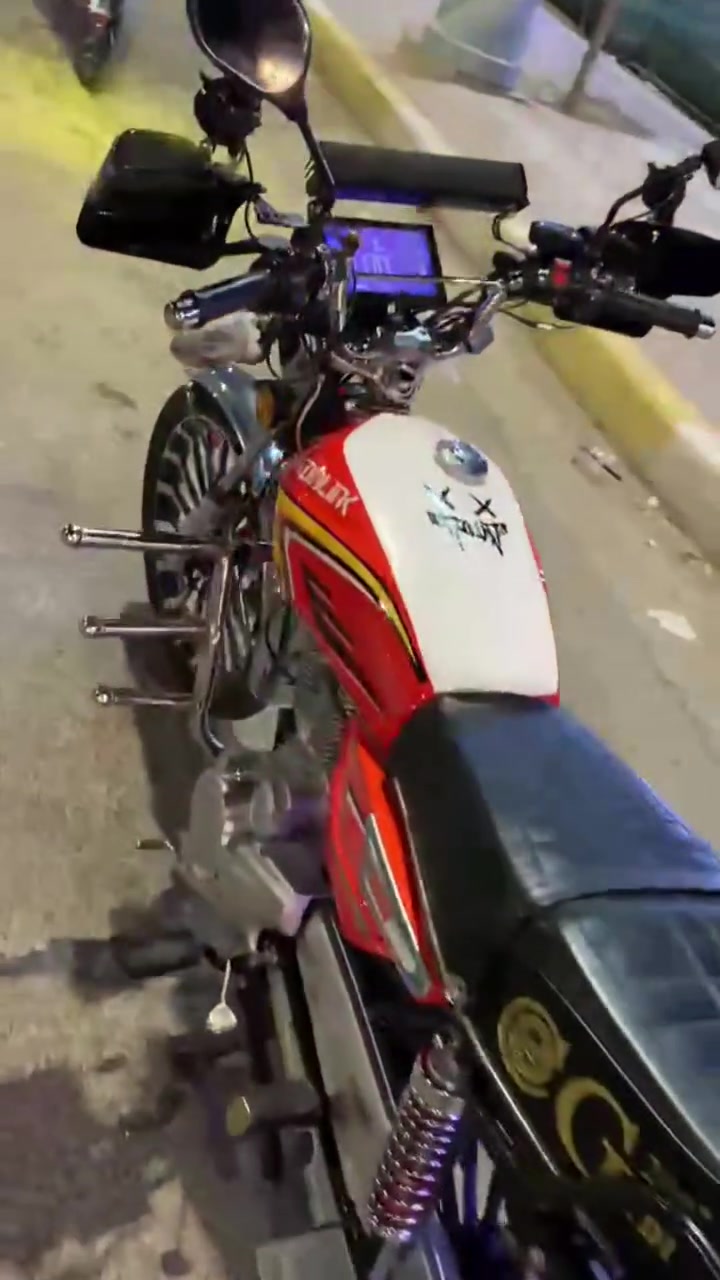 سلام عليكم أيراني للبيع موديل 25 محرك 200cc بل حقيقه احله من الصور نقص برغي مابي بعده
جديد كل نقص مابي هورنات وفتالات بي الموطور مصروف عليه هواي هورن بوش سعره 35 مكاني تأميم ورقه منفيس ويا. ***********
