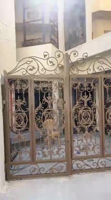 اشتغل صباغ بيبان وشبابيج وهذا شغلي
رقم ***********
