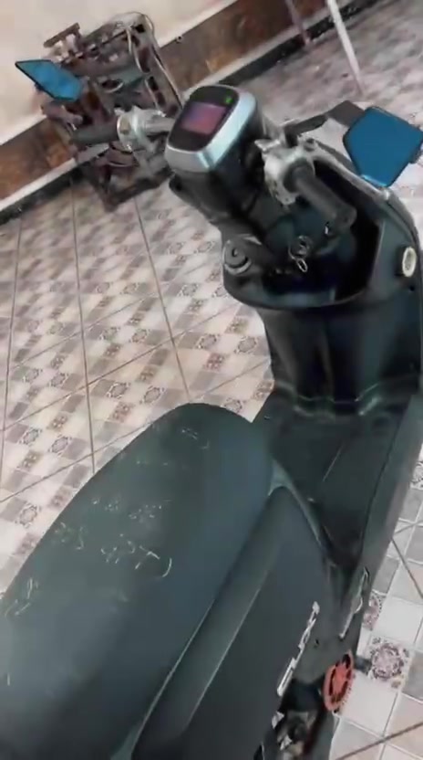 سلام عليكم دراجه بوليسي نوزل نضيفه محرك ما ينسمع اخرس مكفوله من كلشي سعر ٩٥٠قفل للاستفسار ***********
