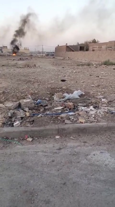 قطعة ارض للبيع
مقابل زنود ست الحمداني
 
100 متر 
وجه 7،وربع متر
نزال 14 متر
خدمات كاملة 
ماء مجاري وتبليط ورصيف وكهرباء
للتواصل ***********
