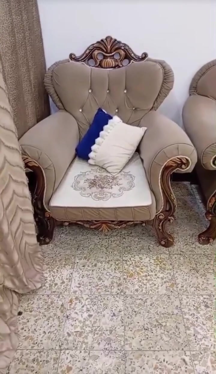 السلام عليكم شباب هذا تخوم عشر مقاعد زان تركي نظافه جدا نظيف مكانه الزعفرانيه الاربع شوارععارضه 650 وبي مجال هذا رقمي ***********
