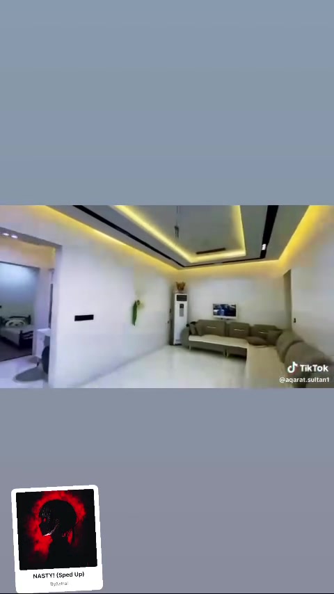 🏡 دار للبيع 100متر مربع – بناء حديث بكامل المواصفات
فرصة ممتازة للسكن أو الاستثمار! بيت للبيع بمساحة 100 متر مربع، طابق واحد بتصميم مدروس يستغل كل شبر من المساحة، جاهز للسكن فوراً مع أرقى التشطيبات.

🔹 تفاصيل وتقسيم الدار:
🚘 كراج سيارة: كراج أمامي واسع يتسع لسيارة بكل أريحية مع باب سحاب
🛋️ استقبال واسع: صالة استقبال ضيوف فخمة وبمساحة ممتازة، منفصلة ومناسبة للضيافة.
🛏️ غرفتين نوم:
غرفة نوم رئيسية  
غرفة نوم إضافية للأطفال أو الضيوف.
🍳 مطبخ: تصميم حديث  مع تأسيسات كاملة للأجهزة الكهربائية.
🧼 الصحيات: حمام ومغاسل وتواليت داخل البناء بتشطيبات سيراميك وأطقم صحية درجة أولى.
☀️ منور/منفذ تهوية: يؤمن إضاءة طبيعية وتهوية ممتازة لجميع أجزاء البيت.
🌟 المواصفات العامة والبناء:
البناء: هيكل مسلّح حديث، السقف مغربية / (Gypsum Board) مع إضاءة خفية (Spotlights).
الأرضيات: بورسلين درجة أولى مقاوم للخدش والرطوبةpvc
الخدمات: تأسيسات كهربائية ومائية حديثة (تأسيس سبالت كامل، خزان ماء، ومضخة).
📌 
العنوان/الموقع: [شوراو اولى قرب مدرسة خاك]

السعر المطلوب: [49 مليون مع المجال لشراي الجاد ]
للتواصل والاستفسار: 📞 [***********]

