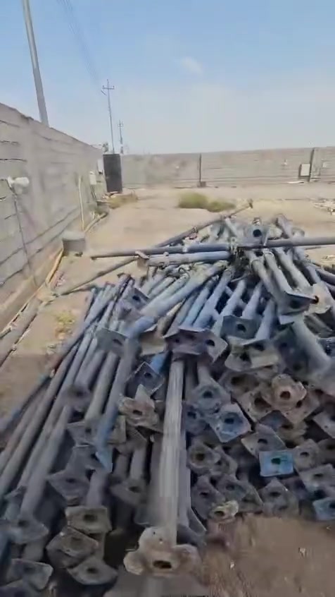 سلام عليكم قالب كامل اكثر من ٨ مكاعب كامل تقريبن يدك ٣٠٠ متر قالب جديد روسي تارس ٢٥ قالب جديد مدكوك. ٣ دكات بس جكات حاطن ثقيل جديد اكثر من ١٧٠ تقريبن شباب ابيع شلع مابيع مكعب سعر مكعب ٣٢٥  سعر زوج جكات ٢٥ 
وبيهن مجال شي قليل حق جية مكان كربلاء 
***********
