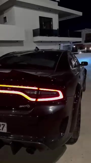 تشارجر SXT • محدث SRT • ١٣٥ الف كم