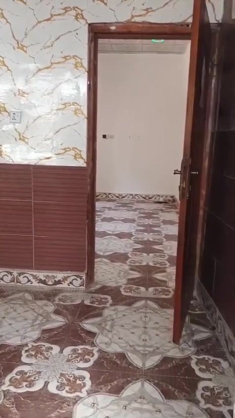 شقه للايجار بحي أور المربع الذهبي موقعها على حديقه كل الخدمات موجوده للتواصل على الواتساب***********
