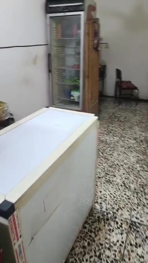 السلام عليكم محل فلافل للبيع شارع أبو مجيد مقابل ملعب الاصدقاء يحتوي على طباخ ثلاثي بركر فنكر فلافل عارضة ميازة غراض مطعم كاملة تجي تفتح وتسترزق كلشي جاهز مثل مموضح بالفيديو السعر 500سبب البيع عندي دوام ومااكدر أفتح وحدي اليحب يسترزق يجي للمحل العصرية لأن الصبح ممتواجد مثل ما ذكرت عندي دوام وإني بالخدمة واتساب ***********
