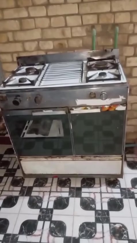 طباخ • ٤ عيون • للبيع