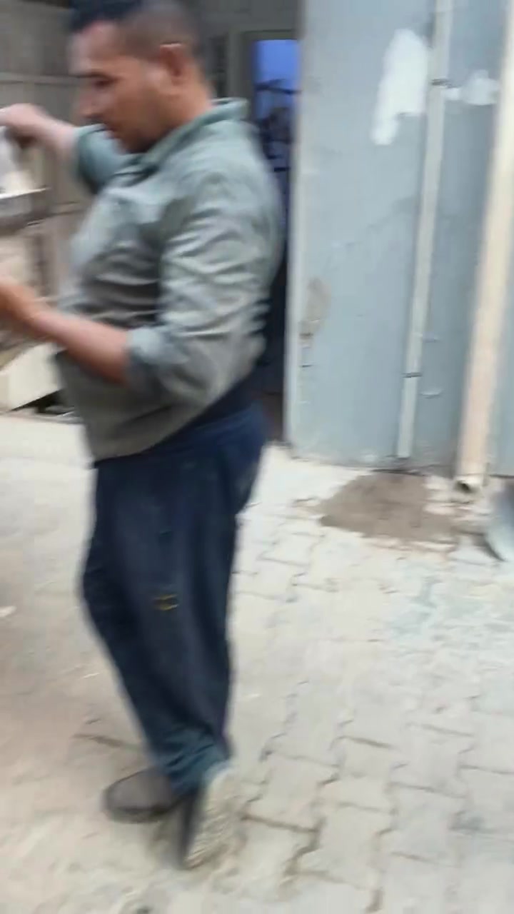 كادر مختص بالتفليش والتگشير وقلع الارضيات والترميم اخوكم ابو يقين اتصل *********** بي واتساب متفرغ حالياً راسلني اوبلخدمه بغداد فقط
