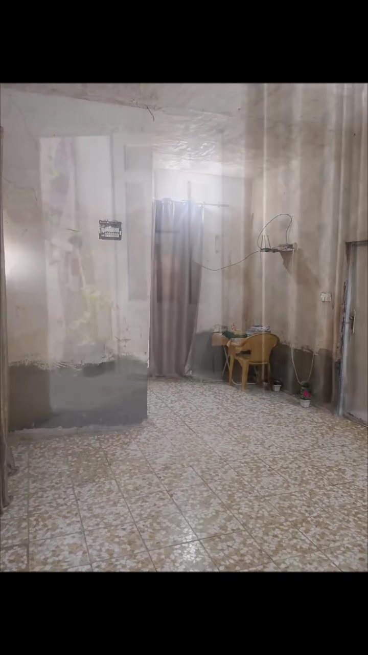 بيت البيع مساحه 120 متر اساس تجعيب طابوك وبناء ابلوك وسقف عكاده وارضيه البيت  كاشي  وفقط اجدران البخ جص عده الستقبال مكمل  يحتو على غرفتين وصاله والستقبال ومطبخ وصحيات خارجيه ودخاليه السعر 25 وبيه مجال موقعه حلوو
شارع مطار يم جوهرت العرب داخل الفرع يم شارع 30 كريشات ثانيه
*********** واتساب
