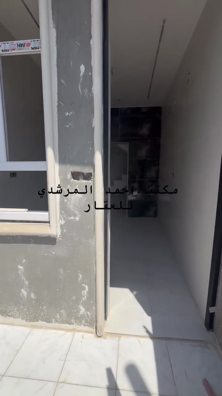 السلام عليكم
مشتمل 100م 
10*10
بناء حديث باقي فقط تشطيبات بسيطه 

الشارع الرابط بين شارع 80 وشارع 100

قبل فرع المدارس 

الطابق الاول 
غرفه نوم 
صاله 
مطبخ 
كلدور 
مجمع صحيات /عدد2

الطابق الثاني 
2نوم 
مجمع صحيات

للاستفسار اكثر فقط اترك تعليق ويتم الرد خاص اطفااا

مكتب احمد المرشدي للعقار 
***********
***********

عنوان المكتب شارع 80مجاور لحوم الحرمين او مجمع تكافل الطبي
