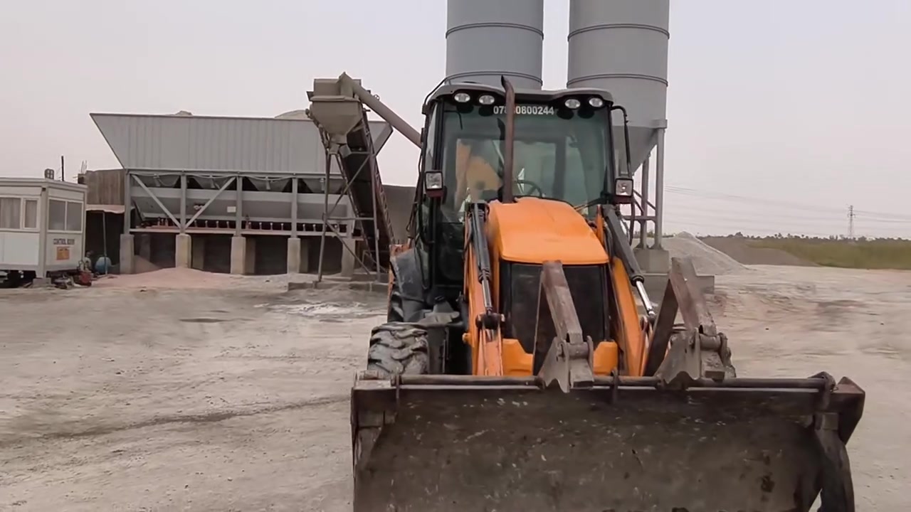 السلام عليكم حفاره JCB للبيع
موديل 2010 تفاصيل 
***********
