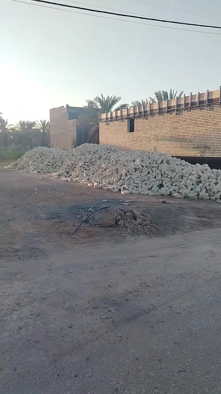 قطعه للبيع مساحه ٢٥٠م الواجه ١٥ونص ونزال ١٦ ونص حي المعلمين الثانيه شارع الماستر السعر٨٣ للاستفسار الاتصال ***********
