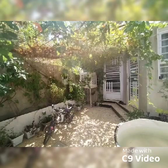 بيت للبيع حي الزهراء مدخل الأول خلف أفران طيبة قرب الشارع العام لسايدين النعيمي ١١٢.٥ متر غرفتين نوم واستقبال ومطبخ هول وبيتونة وصحيات سند طابو الزهور 
***********
