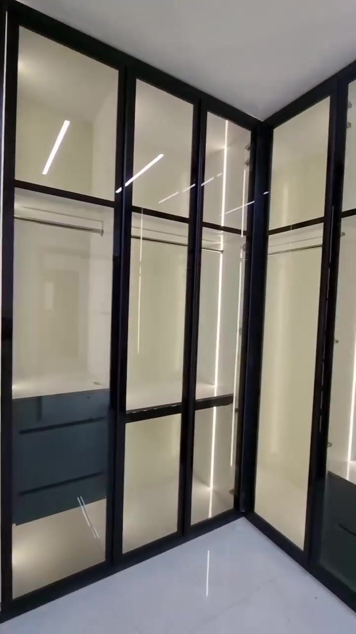 كونتر • أبواب زجاجية • إضاءة LED