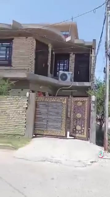 بيت المحموديه حي ١٦ قرب سكلة أبو علي  لبيت ركن عله شارعين  مجاري خدمات تبليط بناء حديث ٢٠٢٣ البيت قاطين مساحه ١٥٠ متر طابو صرف يحتوي على ٤ غرف نوم وإستقبال وصاله كبيره ومطبخ حار وبار غرفة نوم وحده جوه ٣ فوك ومجمع صحيات عدد ٢ ومناور ٢ ولقاط لثاني ٣ غرف نوم ومجمع صحيات وكراج سياره لبيت مطلوب اسكان ١٠ ملايين لسعر لكلي ١٤٥ مع لآسكان
***********
***********

