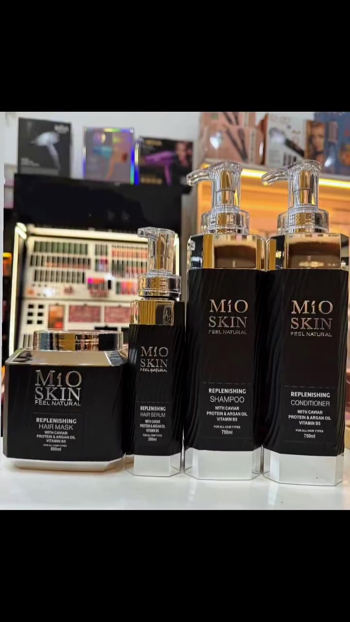 الليليوم للتسوق اولاين - 🛍

تظهر الصورة مجموعة العناية بالشعر Mio Skin Vitalize (مايو) سكن ، وهي مجموعة غنية بالفيتامينات والزيوت الملكية لإصلاح🌸

 وترطيب الشعر التالف، وتضم المنتجات التالية من اليسار إلى💎

 اليمين: ماسك الشعر Vitalize Hair (as) بحجم 800 مل، يُستخدم كحمام زيت سريع لترطيب وإصلاح الشعر المجهد🪄

 والمتطاير خلال 5 دقائق سيروم الشعر (Vitalize Hair Serum) 
بحجم 250 مل بتركيبة مضادة للتطاير تحتوي على زيت المكاديميا

 وفيتامين E لتغذية الشعر وزيادة لمعانه. بلسم الشعر بالفيتامينات والزيوت الملكية لجميع أنواع الشعر شامبو بحجم 750💕

 مل )Vitalize Shampoo( الشعر غني بفيتامين D3 والزيوت الملكية والبروتين لتنظيف وتقوية الشعر. MR MASK🎀

OSKIN بحجم 750 مل، غني :)Vitalize Conditioner( NATURAL

للحجز والاستفسار التواصل 💌خاص او واتساب

***********📠

متوفر خدمة توصيل لجميع المحافظات العراق🇮🇶
