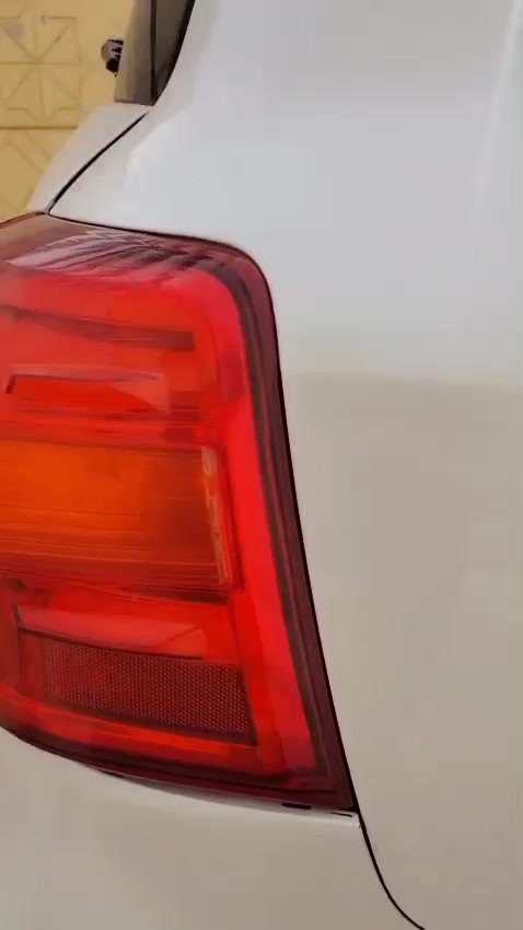🚙 للبيع تويوتا لاندكروزر 60th Anniversary

🔹 اللون: أبيض
🔹 السيارة موجودة وجاهزة للفحص
🔹 داخلية واسعة ومريحة
🔹 مواصفات 60th Anniversary
🔹 السيارة مناسبة للعائلة والسفر والاستخدام اليومي
🔹 موديل 2011
📌 ملاحظات: توجد بعض الخدوش وآثار الاستخدام في البدي، كما موضح بالصور، وتحتاج بعض التجميل الخارجي.

💰 السعر: [ 270 ورقه] 
📞 للتواصل: [***********]