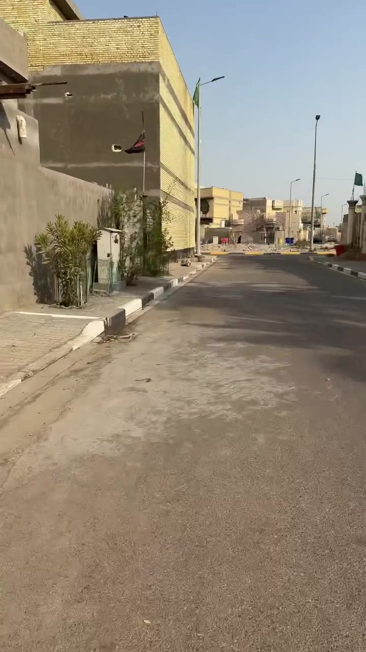 سلام عليك قطعة ارض في الطوبه والنخيله توزيع الاساتذه طابو ملك صرف تحويل ملكيه بأسمك ثاني يوم القطعه 150م واجهيتها 7,5 ونزال 20 القطه مقلوعه مترين ومدفونه دفان درجه اولى رابع قطعه ع الركن سعر $135 وقابله للتفواض للاستفسار : *********** رقمي
