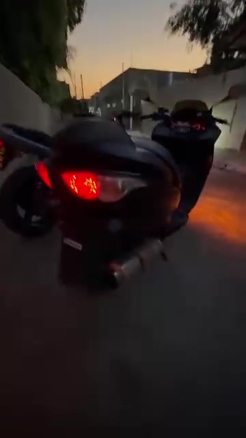 سيبي فور • ٤٠٠سيسي • ٢٠٠١