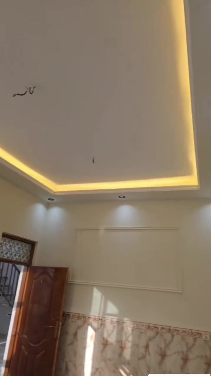 منزل للبيع بموقع مميز وبسعر مناسب في الديوانية للبيع او مراوس حسب قناعه

📍 حي الفرات – قرب شارع المستوصف
📐 المساحة: 100 متر مربع
📏 الواجهة: 10 أمتار
🏠 ركن وعلى ساحة
📄 طابو صرف
🏗️ بناء كونكريت مسلح
🏢 المنزل مكوّن من طابقين

الطابق الأول:
غرفة، صالة، استقبال، مطبخ، ودورتي مياه.

الطابق الثاني:
غرفتا نوم، صالة، ومخزن.

استفسار اتصل بالرقم ***********

