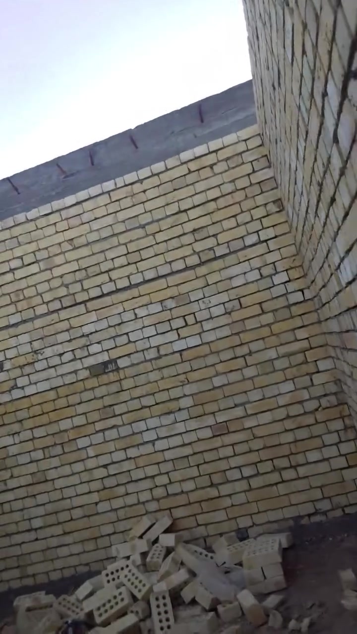 🏠 دار هيكل للبيع – فرصة مميزة
📐 المساحة: 100 متر مربع
🧱 البناء: طابوق درجة أولى
📜 الملكية: طابو زراعي – سند 25
📍 الموقع: مجاور مجمع رأس الخيمة الإنشائية
🚗 يبعد عن الشارع العام: 150 متر فقط

🔑 موقع مناسب وبناء جيد، فرصة تستحق المشاهدة.

📞 للاستفسار والتواصل:
***********

نص مكتوب في الصور:
- دار هيكل للبيع فرصة مميزة لمن يبحث عن موقع جيد وبناء قوي المساحة 100 متر مربع البناء طابوق درجة أولى الملكية طاببو زراعي سند 25 الموقع مجاور مجمع رأس الخيمة الإنشائية يبعد عن الشارع العام 150 متر فقط مجاور مجمع رأس الخيمة الإنشائية للاستفسار أكثر *********** فرصة لا تعوض