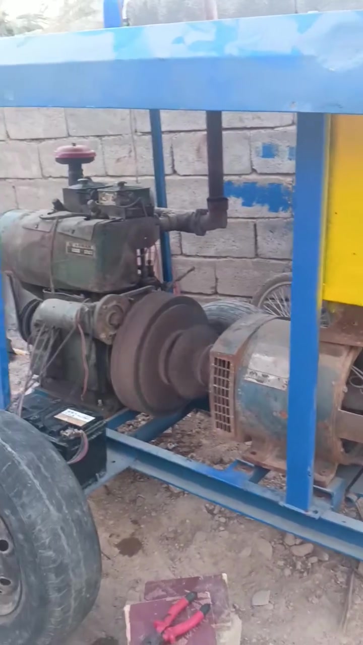 مولد للبيع 2 بستم تبريد هواء رأس توليد 15KV يشغل من 55 إلى 60 أمبير يشتغل سلف وهندر 
السعر 900 وبي مجال شي قليل
ه‍/ ***********
     ***********
