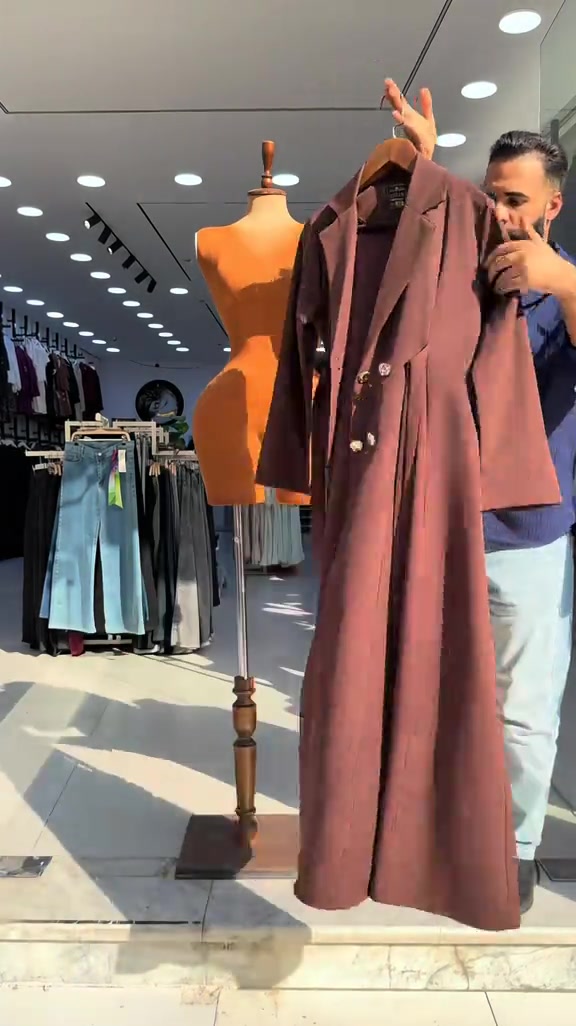 ✨ مجمع علي البيروتي ✨ كل قطعة تحمل ذوقًا مختلفًا. 🤍 🦌 جبه دابل             💰 السعر:30 آلاف دينار. 📏 المقاسات: 38 - 40 - 42 - 44 - 46 - 48. 🚚 يتوفر توصيل إلى جميع محافظات العراق. 📞 للحجز والاستفسار: *********** *********** ✨ الأناقة تبدأ من التفاصيل.ء
