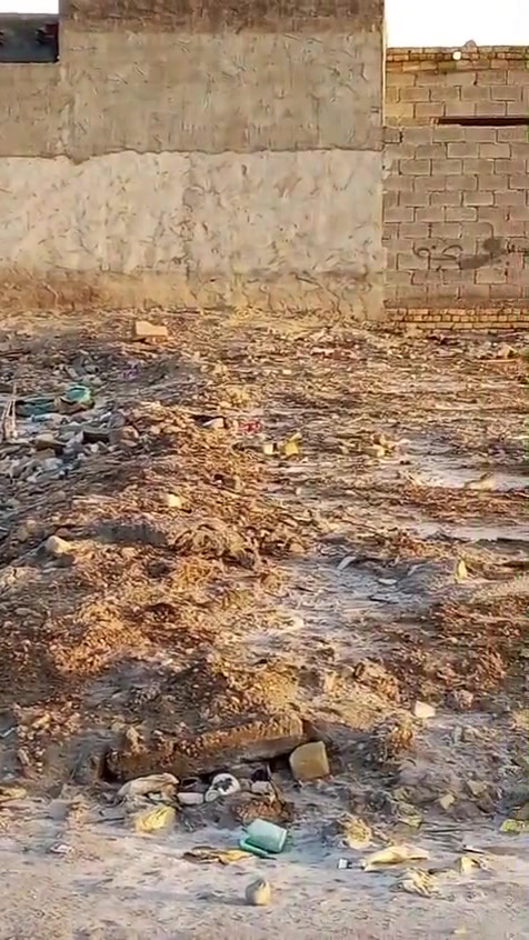السلام عليكم عندي قطعه ارض زراعي مساحه 400م مدفونه يم جامعه سومر تتوفر بيه ماء وكهرباء وطنيه زائد مولد وقريبه للشارع العام السعر 6800  وبيها مجال بسيط***********
