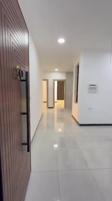 🏢 شقق للإيجار – زيونة | محلة 710

📍 موقع مميز قرب دريم ستي مول  
🛗 بناية بنظام مصعد  
🧹 عامل نظافة  
🏠 متوفر كافة الطوابق

✨ المساحات:
• 85 متر  
• 100 متر

🛋️ الشقق موثثه سبالت
• غرفتين نوم  
• صالة  
• مطبخ  
• خدمات

💰 الإيجار:
• 900 ألف دينار
• مليون دينار

للحجز والاستفسار تواصل معنا 
*********** واتساب
