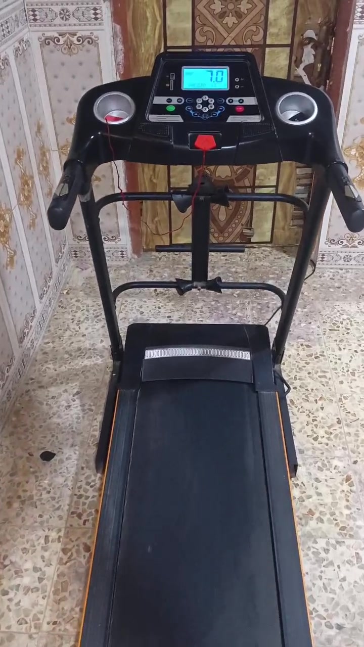 جهاز جري جاهز من كل شي ونضيف وما مستعمل اهوايه بي مقياس نبض القلب وبي تحكم السرعه وسماعات شغالة وبي رام خارجي من كل شي جاهز رايده 350وبي مجال للمعلومه جهاز مال بيت وهذا رقمي ***********