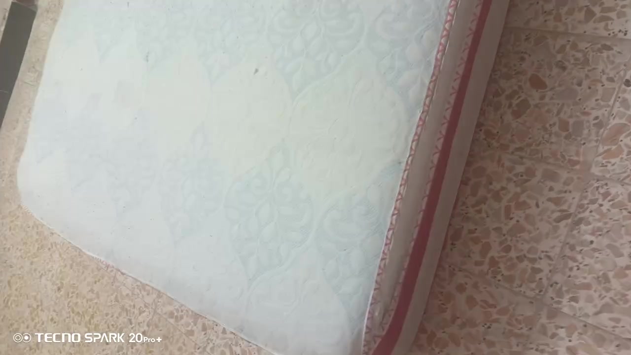 دوشك ضغط عالي تركي قياس 180في200 السعر 50 ناصرية الاسكان الصناعي ***********

نص مكتوب في الصور:
- 😍😍😍😍
- 😍😍😍🥺🥺
- 😍😘😘😍😥