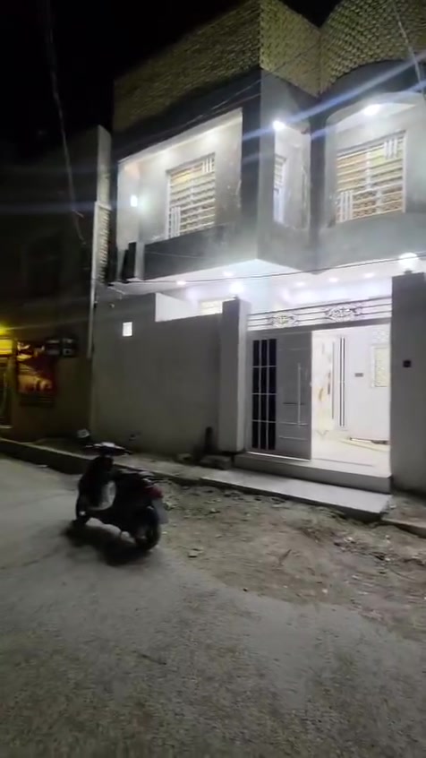 بيت 100 متر طابقين بناء طابوك صب كونكريت بناء حديث ودرجه اولئ الطابق الاول يحتوي ع غرفه وصاله واستقبال وصحيات الطابق الثاني يحتوي ع 3 غرف وصاله وصحيات كافه الخدمات ماي ومجاري وتبليط وارصفه واناره العنوان السديناويه قرب مدرسه السديناويه للاستفسار الاتصال ع الرقم ***********
