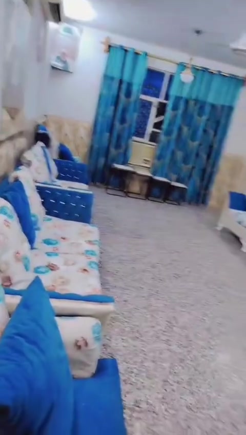 السلام عليكم تخم ونص 12 مقعد 13 كوشه 2 كوشه كبيره تركي ارجل التخم عظم عاج +بردات + طبلات عدد4   السعر 600 وبيهن مجال  العنوان بغداد حي القاهره.  
***********واتساب
