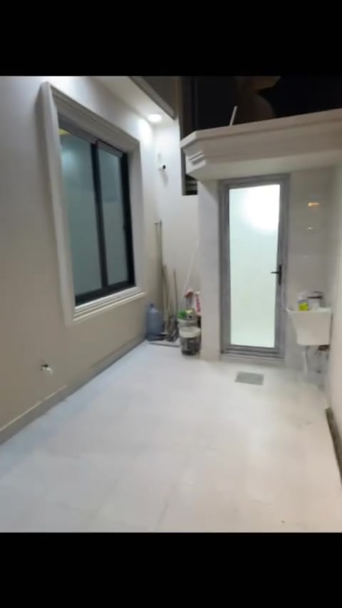 فرصه ذهبية للبيع | منزل طابقين بتصميم حديث ✨
📍 الموقع: دور الزراعة الثانية
📐 المساحة: 150 متر
📜 النوع: طابو زراعي (سند 25 ملك صرف)
🏠 تفاصيل توزيع البيت:
 الطابق الأرضي:
 استقبال واسع للضيوف
 مطبخ مجهز
 صالة معيشة مريحة
 غرفتي نوم (2)
 صحيات داخلية وخارجية
 الطابق الثاني:
 غرفتي نوم (2)
 صحيات
 سطح واسع
✨ المميزات والديكورات:
 ديكورات نقوش مغربية فاخرة تضفي لمسة جمالية أنيقة.
 منظومة إنارة مخفية حديثة تبرز جمال التفاصيل.
📞 للاستفسار ومزيد من التفاصيل، يرجى الاتصال على الرقم:
📞***********📞
أو تفضلوا بزيارة مكتب الحمداني للعقار.
       
☎️***********☎️
