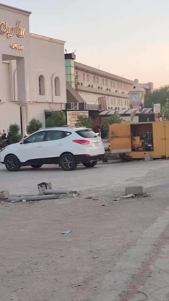 السلام عليكم قطعه ارض للبيع مجاور جامعه بلاد الرافدين شارع انشائيه ابو بنين
المساحه ١٥٠ متر الواجه ٧ونص نزال ٢٠ طابو زراعي سند ٢٥ باسمي وكاله واقرار مباشر
***********
