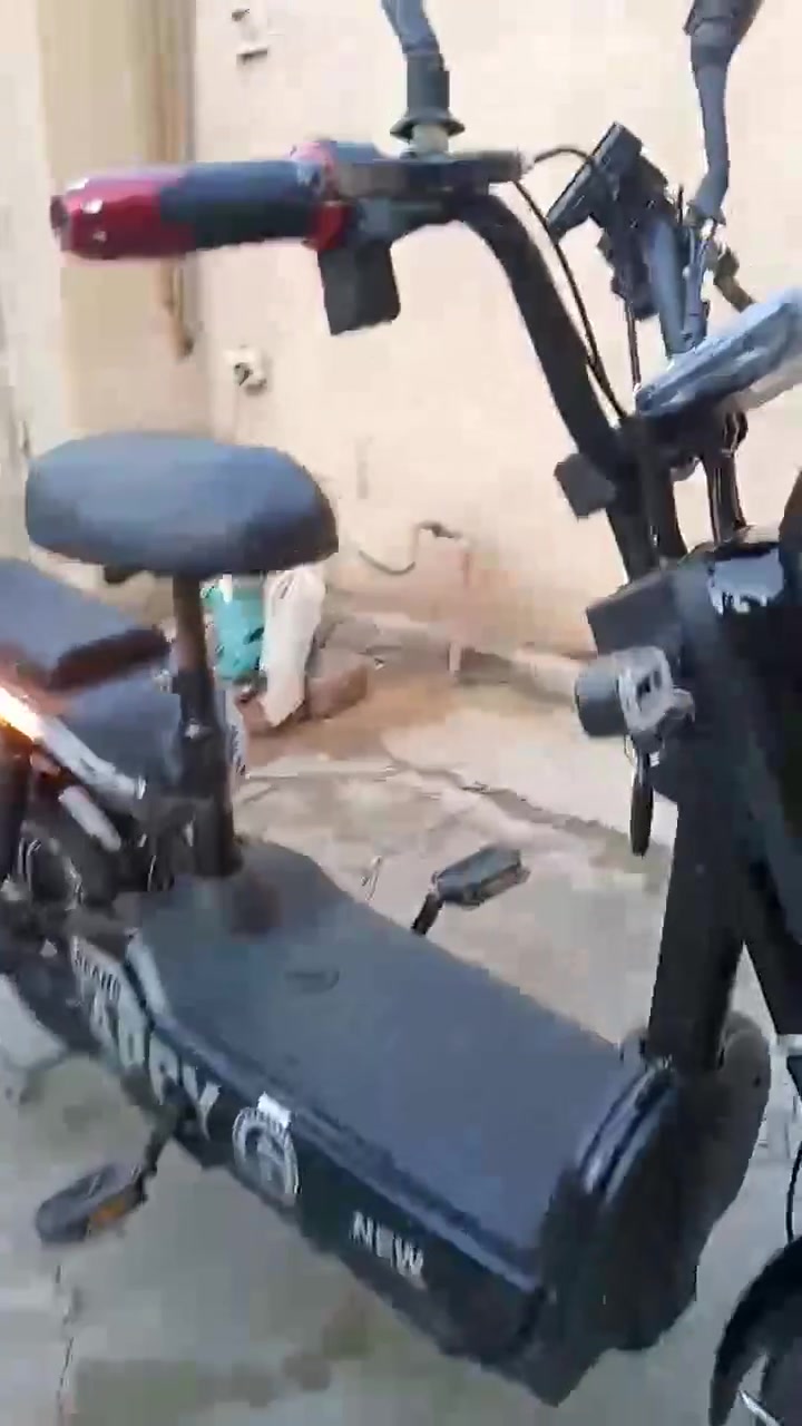 السلام عليكم بايسكل شحن اي عيب مابي بطاريات 4جديده كهربائيات شغاله سويج+بصمه للبيع  ***********واتساب
