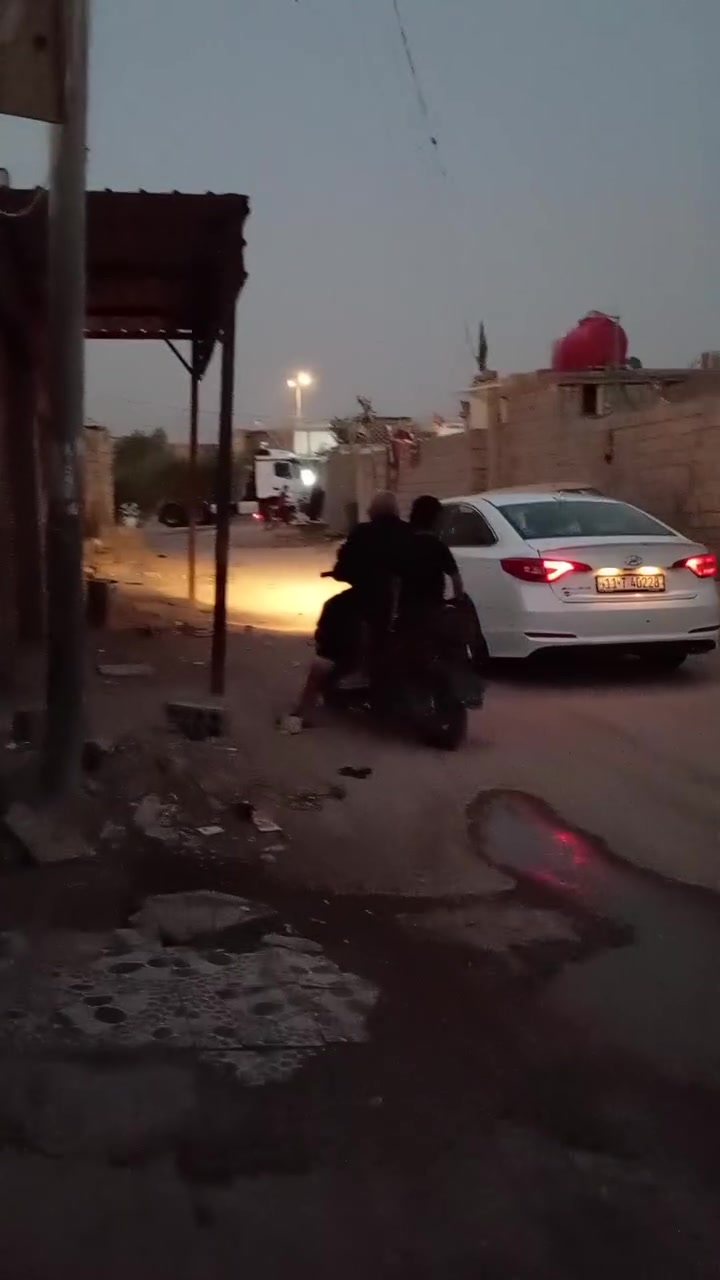 السلام عليكم  سوناته موديل 16وارد مريكي رقم بغداد نكليزي سيارة بيه جاملغ الامامي  فقط مالكه بل حله سياره حلوه مكان بابل القاسم رقم الهاتف ***********
