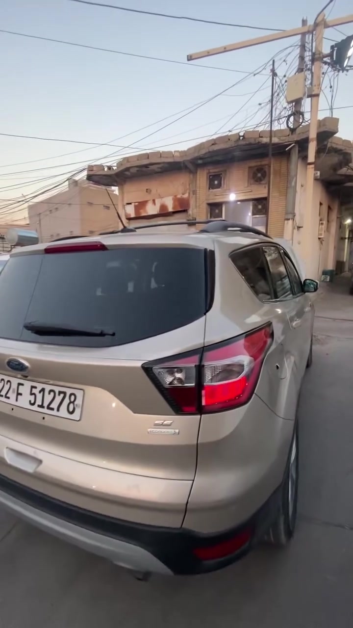 السلام عليكم سياره فورد اسكيب
للبيع 
حادثه دعاميه ورصعه بالباب الخلفي 
سياره ٤ سلندر
لسعر ٩٥ 
للاستفسار 
***********
