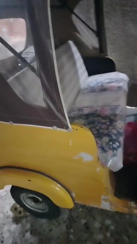 سلام عليكم تكتك للبيع موديل عشرين اوراق مكان حي اور رقمي*********** ***********
