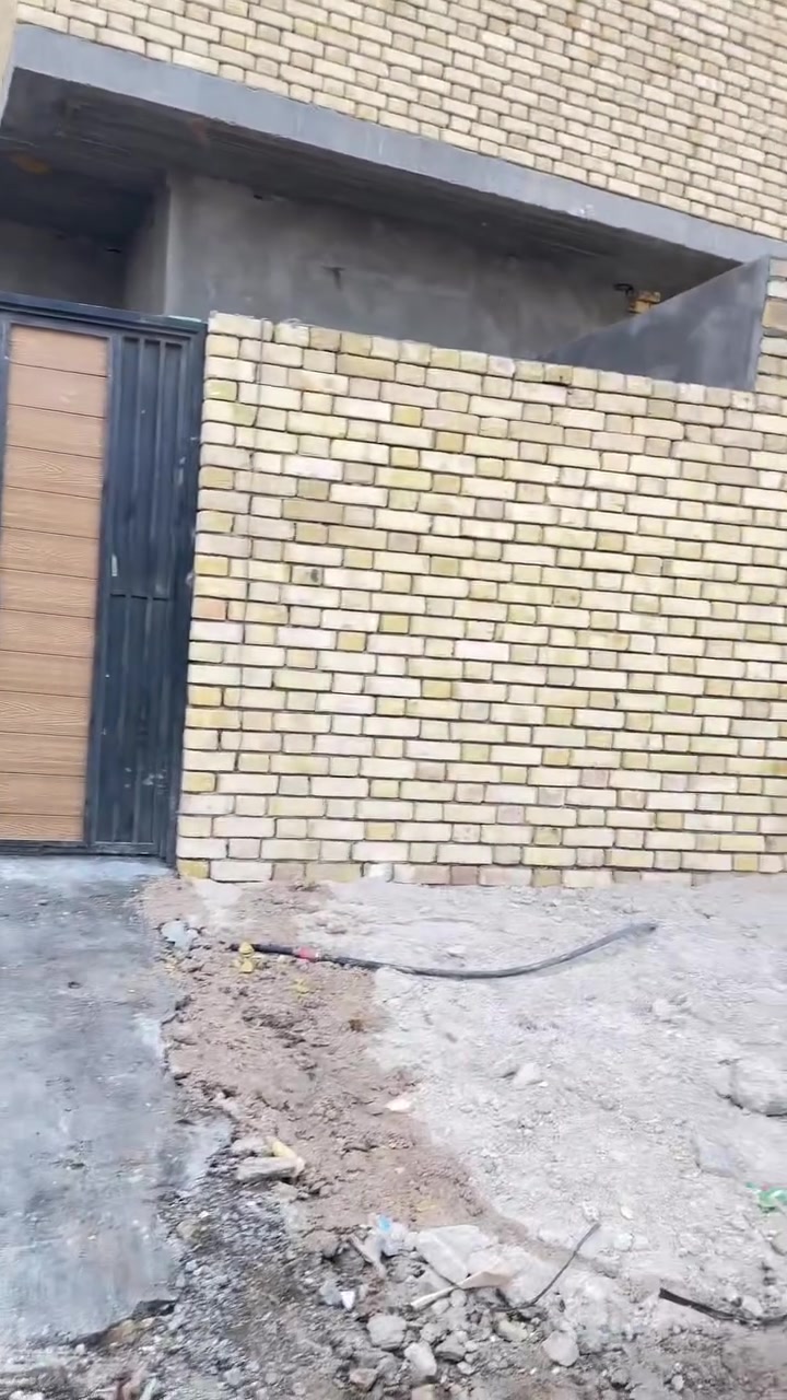 البيت اللبيع حي الصحفين زراعي زراعي مساحة 160 متر بناء دوجة اولئ كونكريت البيت طابوك طابقين دوجة والئ الاستفسار ع رقمي ***********
