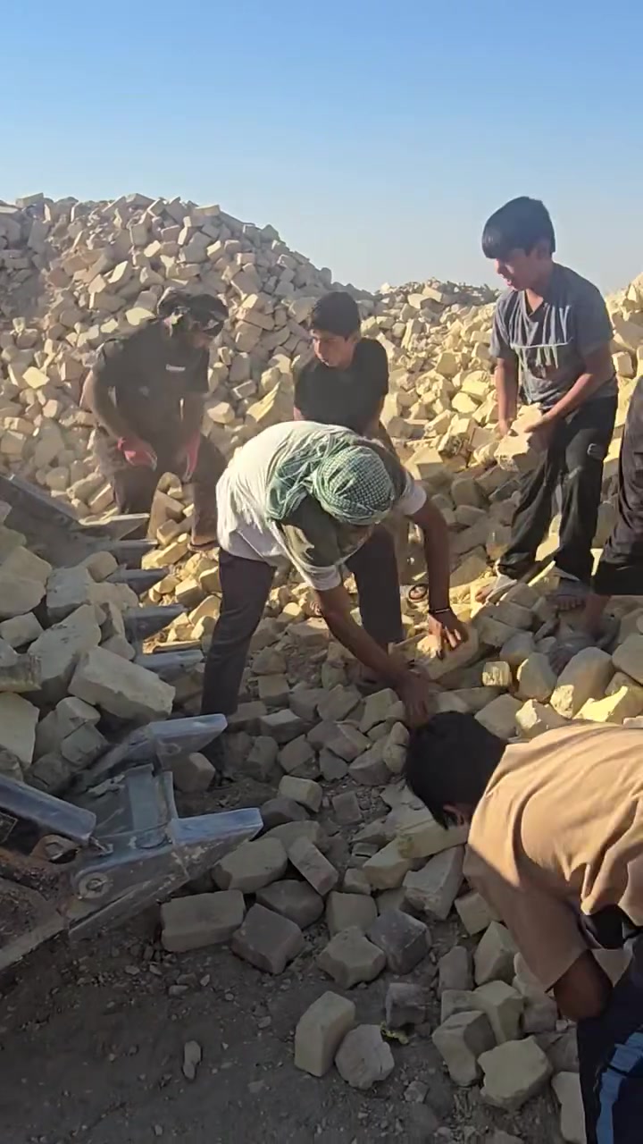 سلام عليكم جسر بيع ثليثي ونص مال بتلو  ***********
