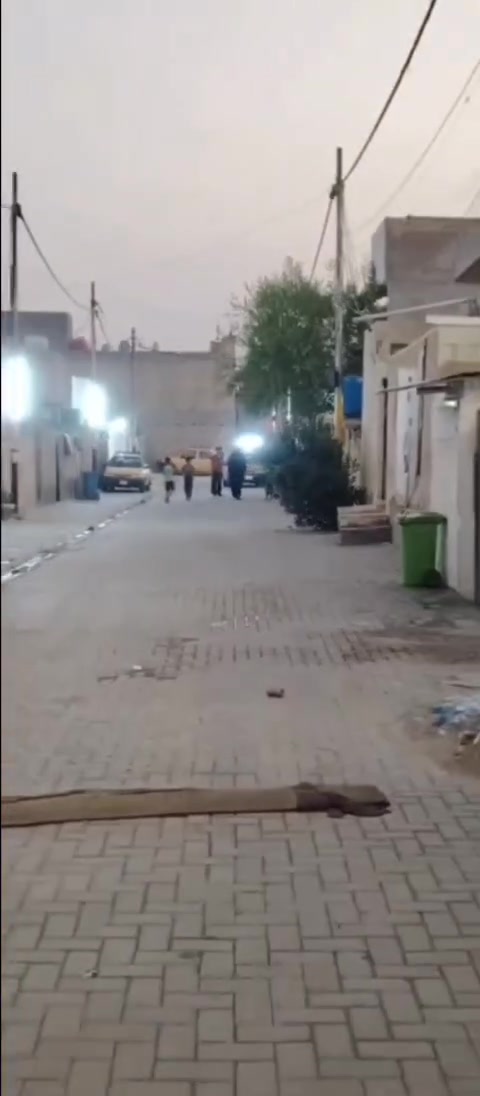 السلام عليكم .. من رخصة الادمنية
دار للبيع 🏡 في منطقة سبع قصور شارع ابو علي 
الدار طابو زراعي سند ٢٥ .. خامس فرع من شارع ابو علي الحيوي 🏭
طابق واحد بمساحة ٧٥ متر مربع
يحتوي على مدخلين واحد للاستقبال والثاني للمطبخ 🥘
غرفة نوم مربعة الاضلاع وصحيات
التواصل مع صاحب الدار مباشرةً
السعر ٣٣ وبي مجال
لتفاصيل اكثر الاتصال باحد الرقمين :
***********
***********
متوفر اتصال وواتساب
