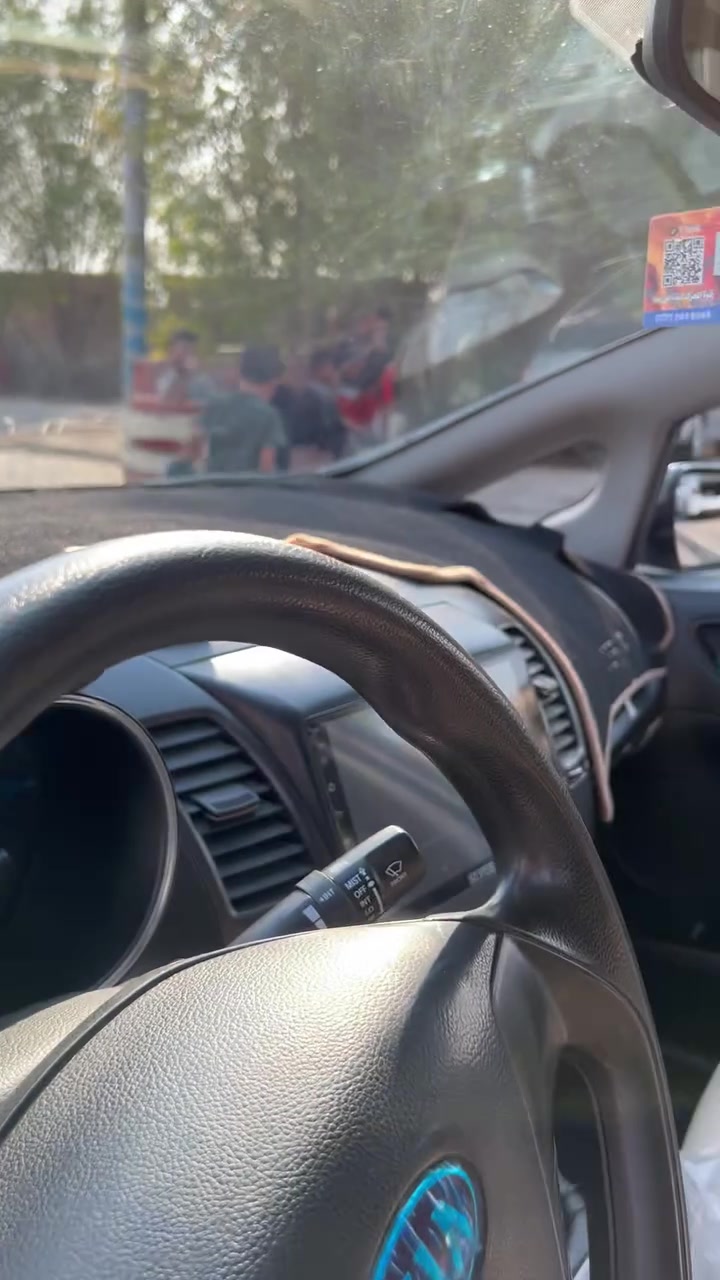 سلام عليكم سياره سيراتو مديل حديث الشكل الجديد مديل ١٦سيارت بل جيس تبريد رقم أنكليزي جديد سياره جاهزه من كل نواحي نضيفه بيه ضربه جاملغ الخلفي اثنين وبنيد سياره وارد خليجي جاهزه حداديه تخم تايرات جددد مكينه ماشالله سياره بسمي نضيفه حيل مال بيت سنوينه جديده نضيفه رقمي ***********متواجد فقط واتساب مكاني بصره قبله حي الجامعه  +وذا اكو مراوس بجارجر او اوبامه مناسبه عادي
