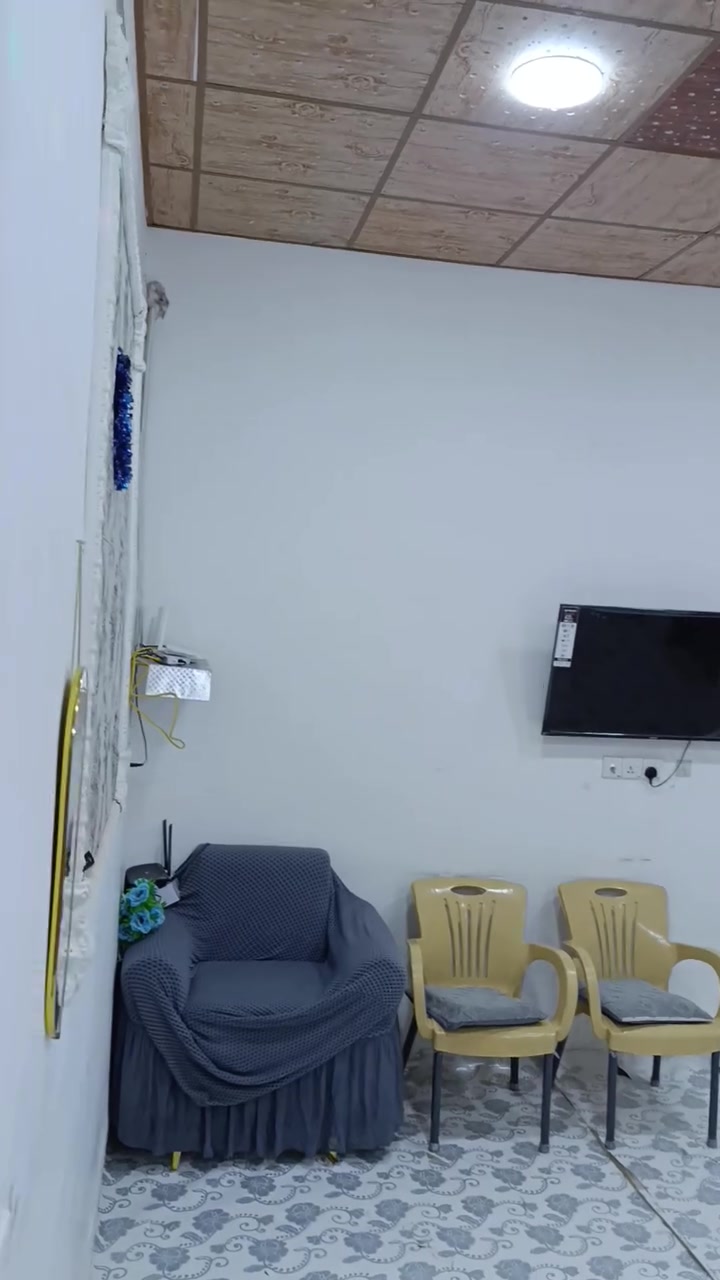 بيت للبيع طابو زراعي 
المساحة 150 متر 
غرفة نوم واحدة وصالة ومطبخ واستقبال وصحيات خارجية 
البناء طابوك وعكادة 
   السعر 49 
العنوان المعارة قرب حسينية السجاد 100 متر عن الشارع العام 
للستفسار 
***********
*********** واتساب
