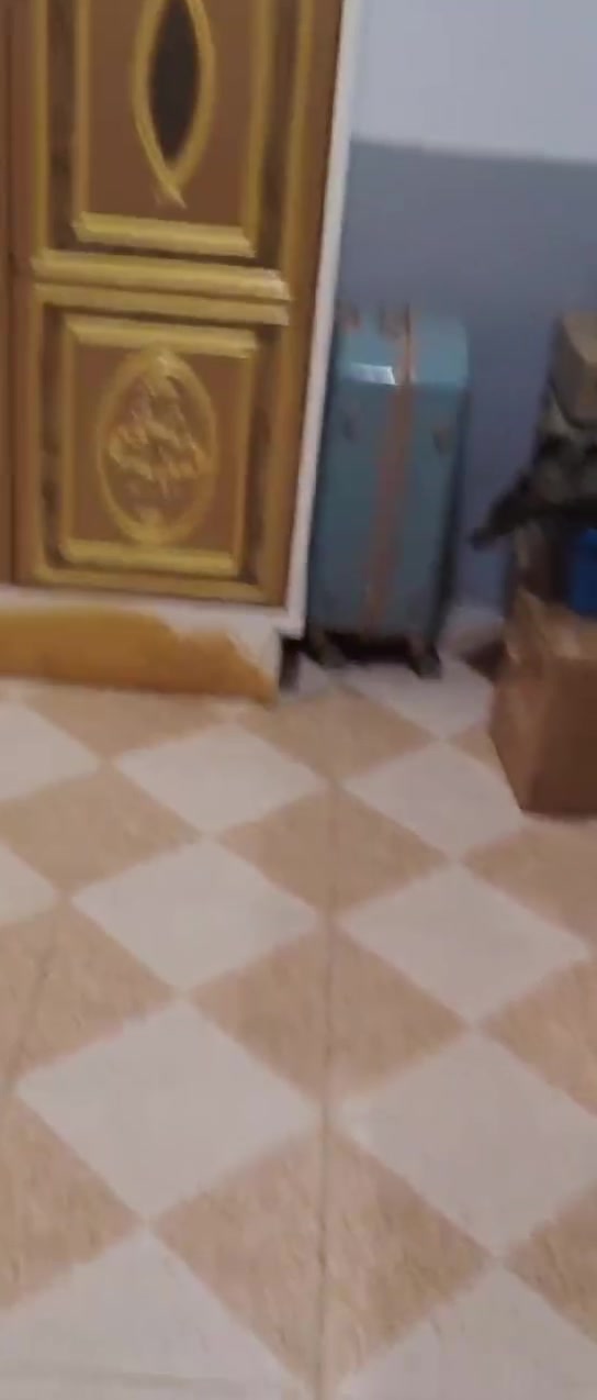غرفت اخشاب للبيع السعر 750 وبيه مجال
