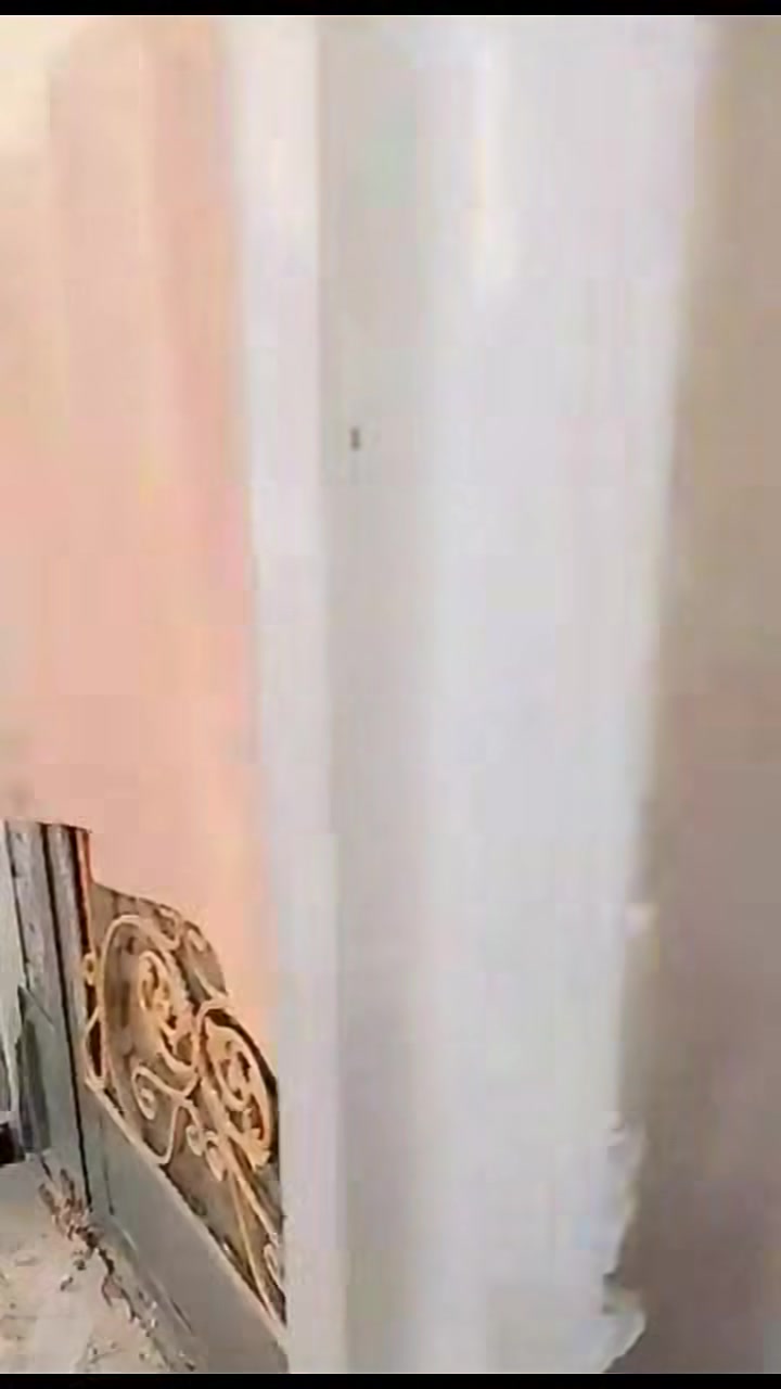 سلام عليكم بيت زراعي طابقين طابق الاول جاهز طابق الثاني هيكل رأسه شارع عشرين نهايته المساحه 100متر الخدمات مي كهرباء مجاري بعد تبليط السعر انتصل واتساب *********** @
